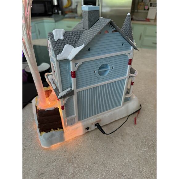 Avon 2001 Christmas Holiday Splendor Fiber Optic Color Changing Light Up House - Picture 6 of 10